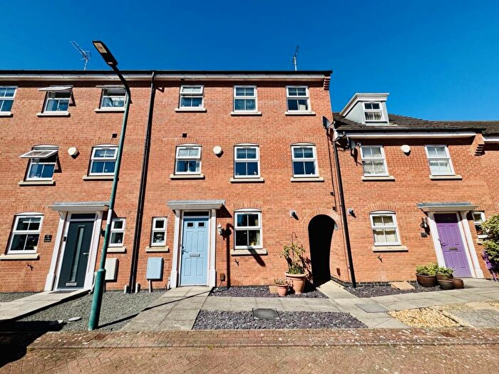 4 Bedroom Terraced House For Sale In Lyvelly Gardens, Peterborough, PE1
