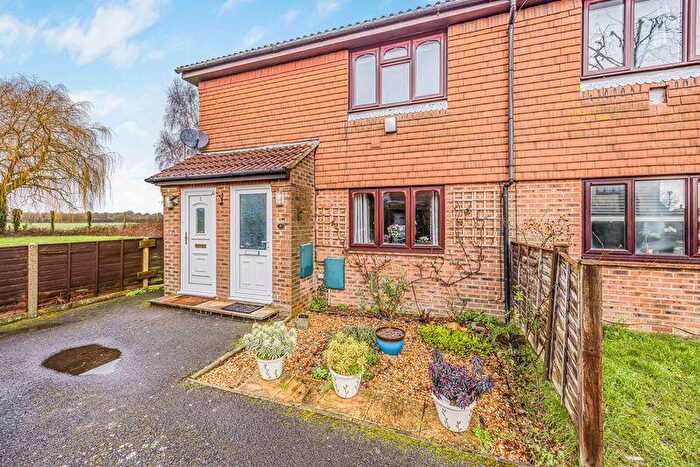 2 Bedroom Flat For Sale In Bourne View Close, Southbourne, PO10