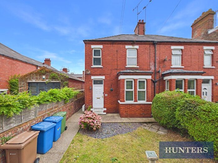 2 Bedroom Flat For Sale In Bessingby Road, Bridlington, YO16