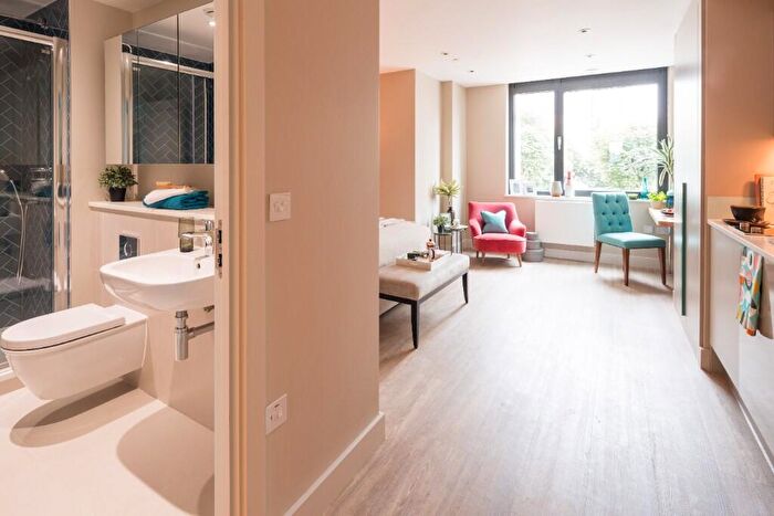 Studio To Rent In Wellesley Road, Croydon, London, CR0