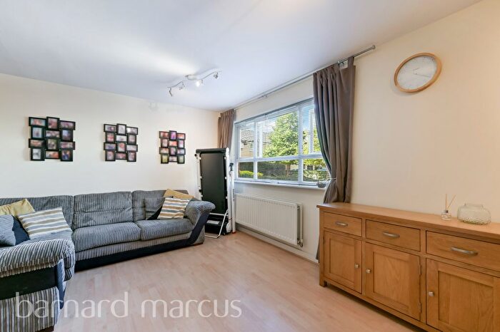 2 Bedroom Flat To Rent In Chertsey Road, Feltham, TW13