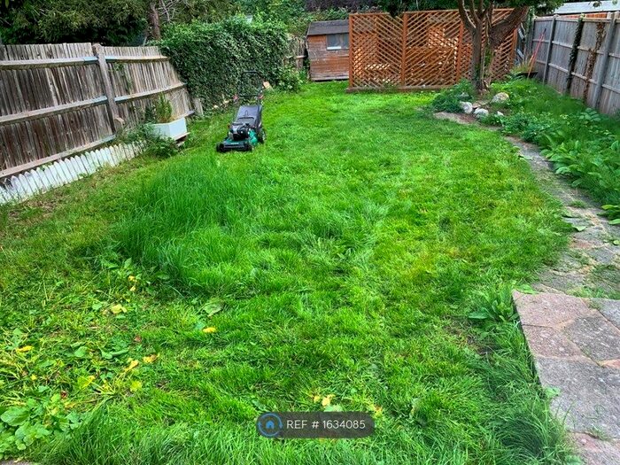 3 Bedroom Semi-Detached House To Rent In Cromwell Road, Kent, BR3