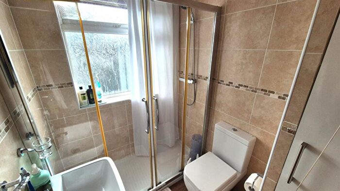 2 Bedroom Semi Detached House For Sale In Garretts Green Lane, Birmingham, B26