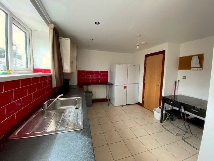 5 Bedroom Maisonette To Rent In Wyeverne Road, Cardiff(City), CF24