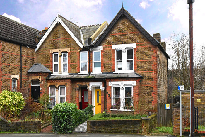 3 Bedroom End Of Terrace House For Sale In Homesdale Road, Bromley, BR1