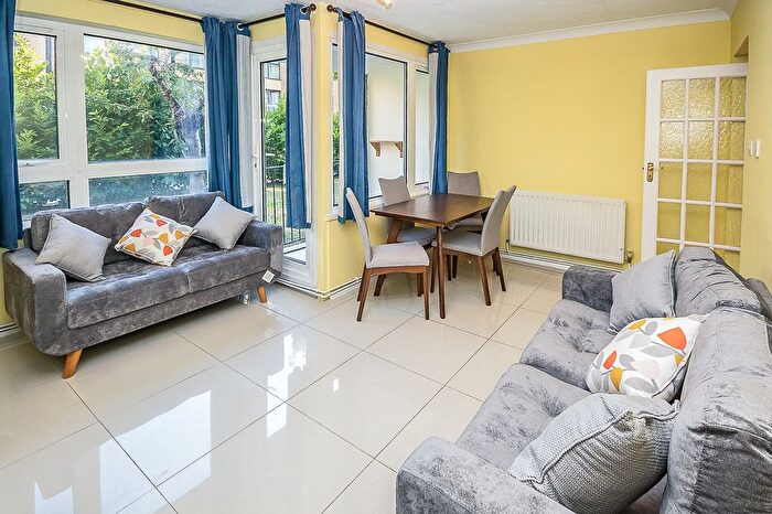 3 Bedroom Maisonette To Rent In Clarence Crescent, SW4