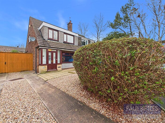 3 Bedroom Semi-Detached House For Sale In Benbecula Way, Davyhulme, Trafford, M41