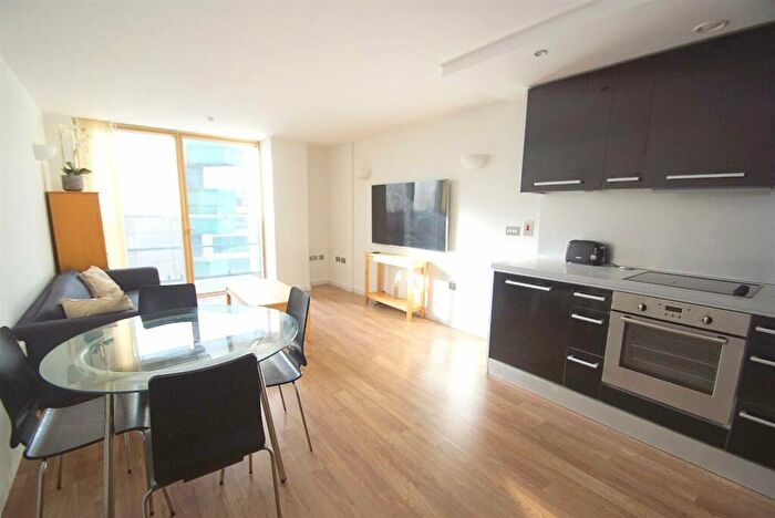 2 Bedroom Apartment To Rent In West Point, Wellington Street, Leeds, LS1