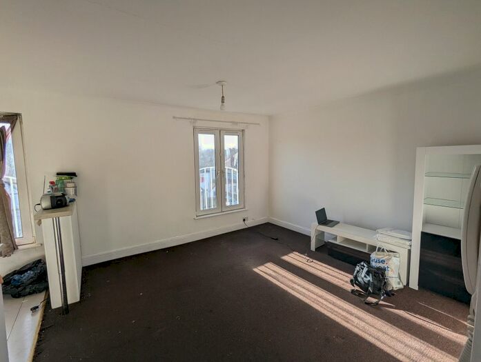 2 Bedroom Flat To Rent In Addiscombe Road, Croydon, CR0