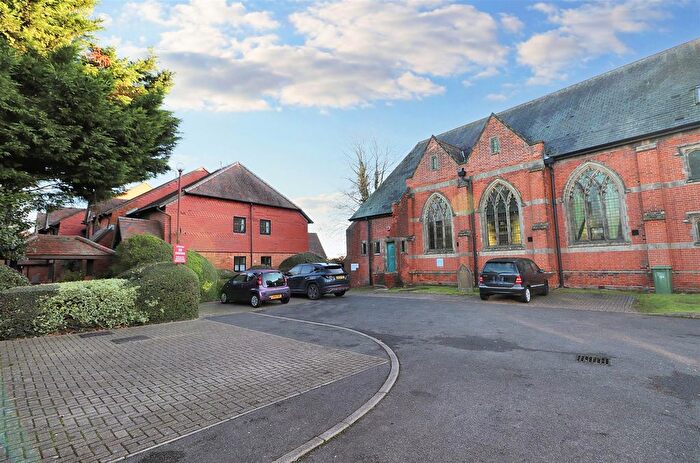 1 Bedroom Flat For Sale In Church Walk, Bushey, WD23