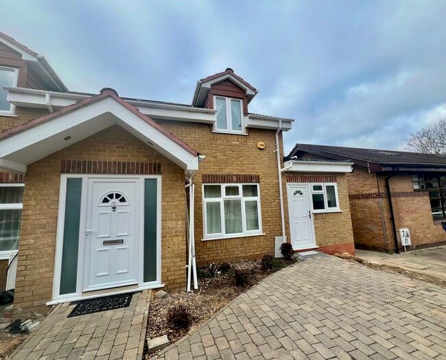 Studio To Rent In Andrews Close, Harrow, HA1