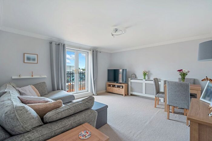 2 Bedroom Flat For Sale In Sandpiper Road, Cheam, SM1