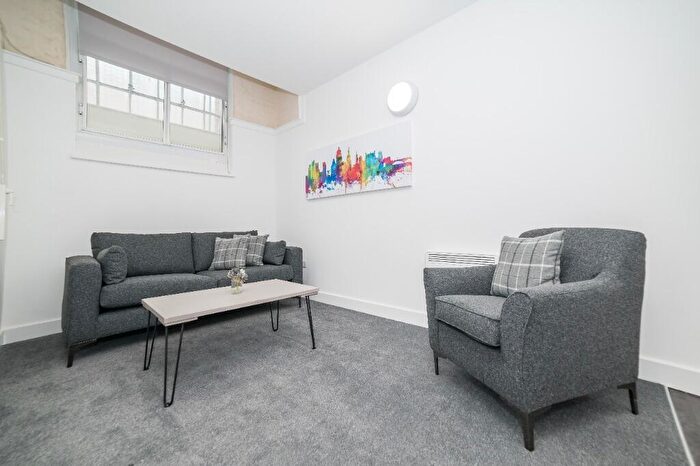 2 Bedroom Flat To Rent In Hartley Road, Nottingham, Nottinghamshire, NG7