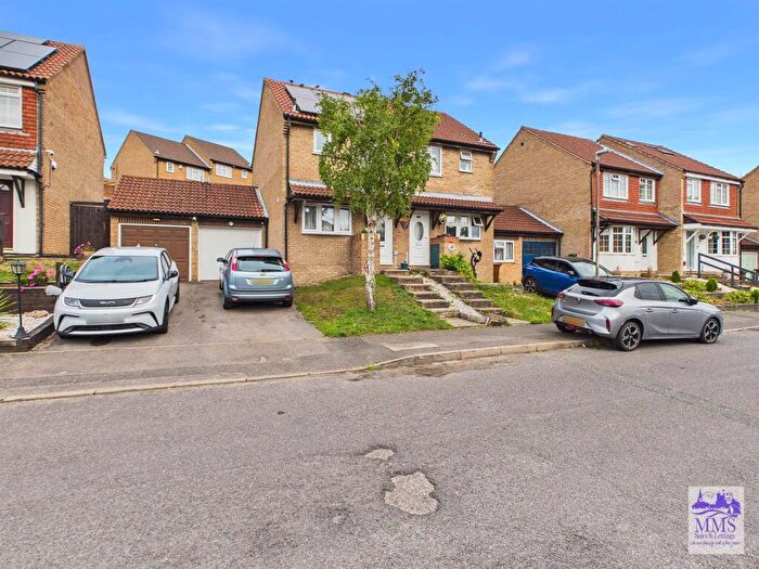 2 Bedroom Semi Detached House For Sale In Emily Road, Walderslade, ME5