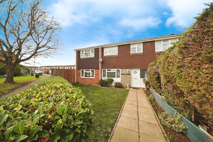 4 Bedroom Semi Detached House For Sale In Verulam Gardens, Luton, LU3