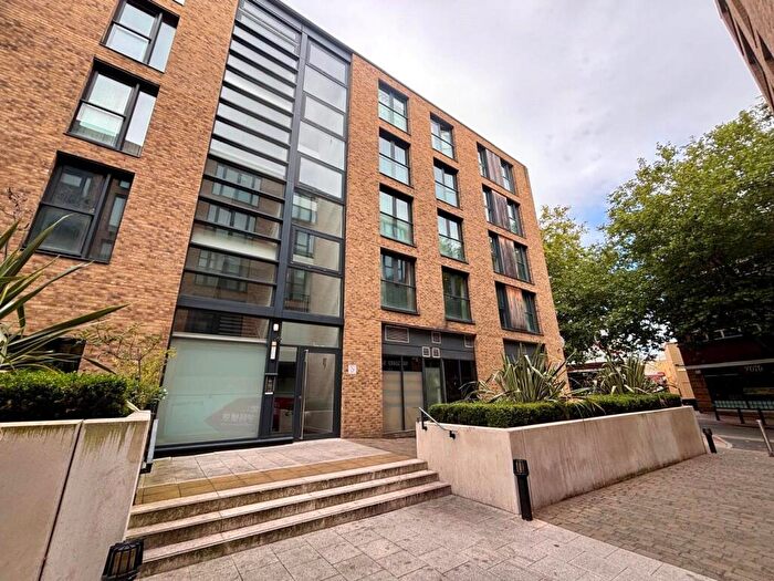 1 Bedroom Apartment For Sale In St. John's Walk, Birmingham, B5