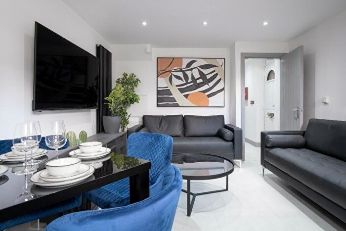 6 Bedroom House To Rent In Coulson Road, Lincoln, LN6