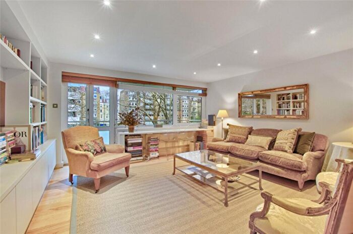 2 Bedroom Apartment For Sale In Elm Park Gardens, Chelsea, London, SW10