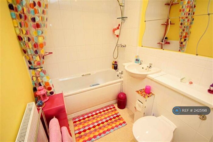 2 Bedroom Flat To Rent In Westcroft, Milton Keynes, MK4