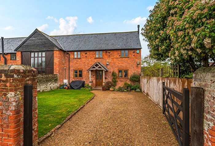 3 Bedroom Semi-Detached House For Sale In Ovenden Road, Sundridge, Sevenoaks, Kent, TN14