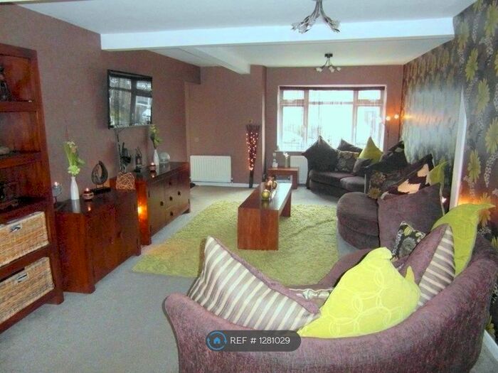 5 Bedroom End Of Terrace House To Rent In Cowper Close, Welling DA16