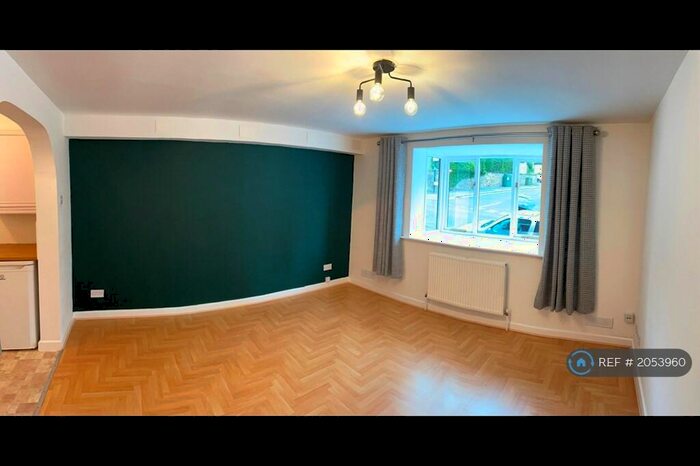 2 Bedroom Flat To Rent In Spring Court, Sheffield, S10
