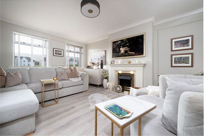 3 Bedroom Semi-Detached House For Sale In Hillend Drive, Greenock, PA15