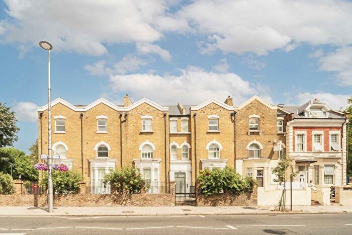 Studio To Rent In High Street, Acton, W3