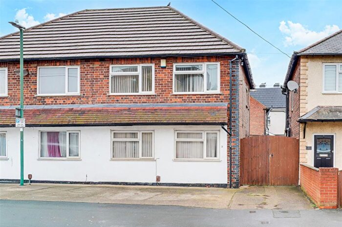 5 Bedroom Semi Detached House For Sale In Marlborough Street, Nottingham, NG7