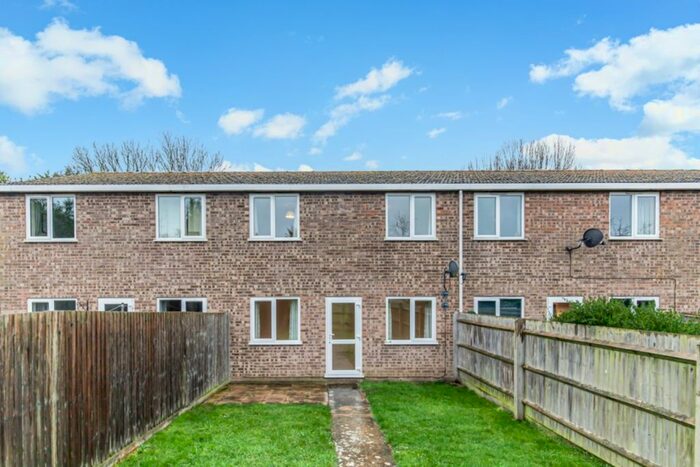 3 Bedroom Terraced House To Rent In Rawson Close, Wolvercote, Oxford, OX2