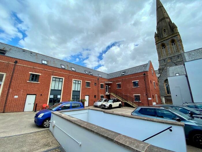 1 Bedroom Flat To Rent In Mount Dinham Court, St Davids, Exeter, EX4