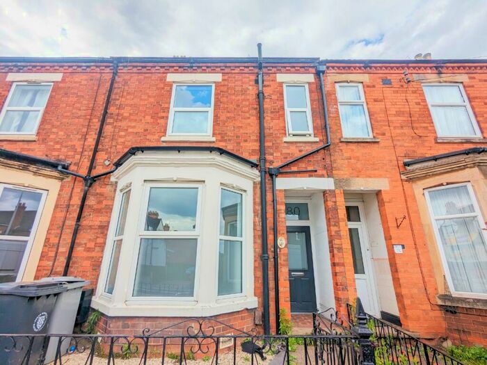 4 Bedroom Terraced House To Rent In Harlaxton Road, Grantham, NG31