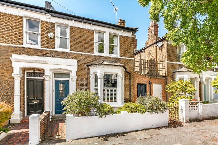5 Bedroom Semi-Detached House For Sale In Octavia Street, London, Octavia Street, Lon, SW11