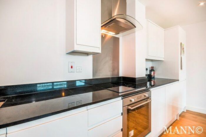 2 Bedroom Flat To Rent In High Street, Redhill, RH1