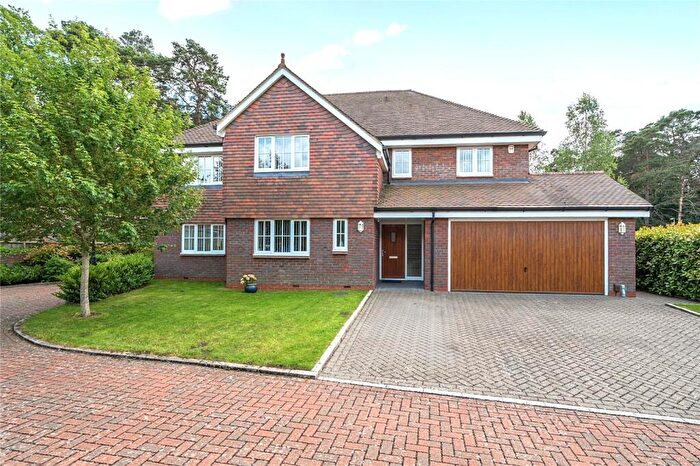 5 Bedroom Detached House For Sale In Vardon Place, Frimley, Camberley, GU16