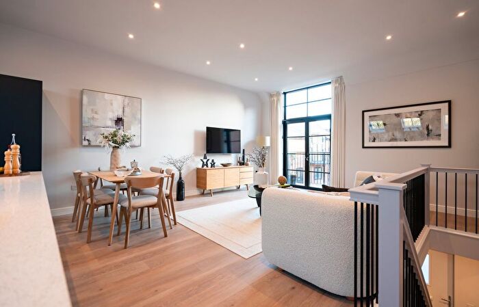 3 Bedroom Terraced House For Sale In Connaught Place, Brockenhurst, SO42