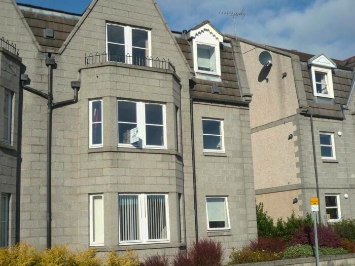 2 Bedroom Flat To Rent In Albury Gdns, Aberdeen, AB11