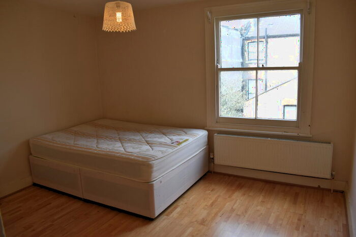 1 Bedroom Flat To Rent In Clissold Crescent, Hackney, London, N16