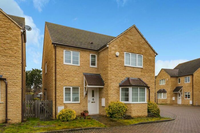 4 Bedroom Detached House To Rent In Wilkinson Place, Witney, OX28