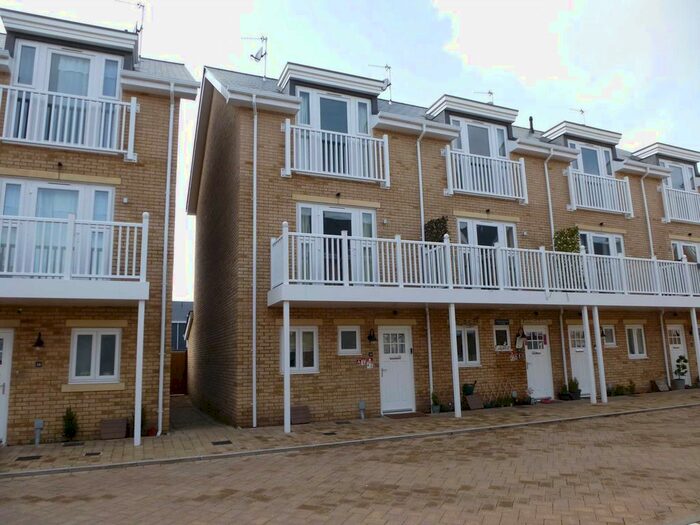 4 Bedroom Property To Rent In New Hampshire Street, Green Park Village, RG2