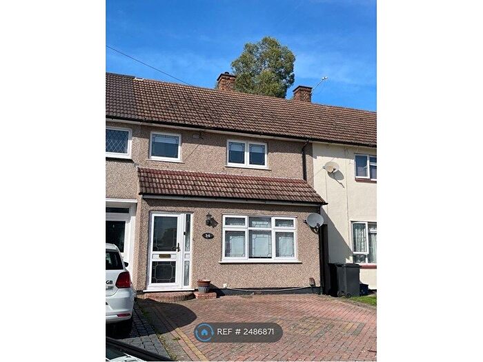 3 Bedroom Terraced House To Rent In Torrington Gardens, Loughton, IG10