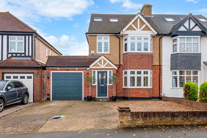 4 Bedroom Semi Detached House For Sale In Bradstock Road, Stoneleigh, Surrey, KT17