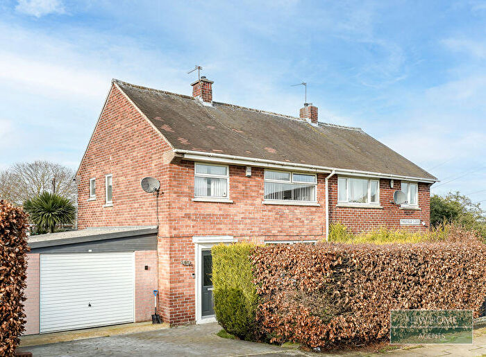 3 Bedroom Semi Detached House For Sale In Treefield Close, Rotherham, South Yorkshire, S61