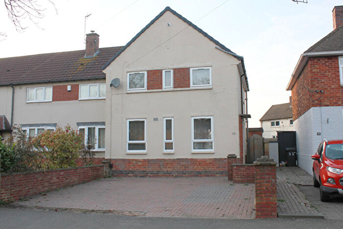 3 Bedroom Semi-Detached House To Rent In Charnor Road, Braunstone Frith, Leicester, LE3