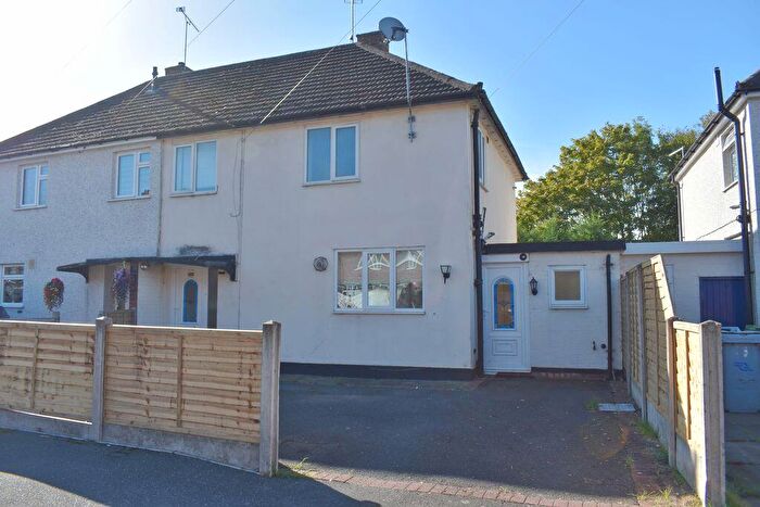 3 Bedroom Semi-Detached House For Sale In Stephen Road, Newark, NG24