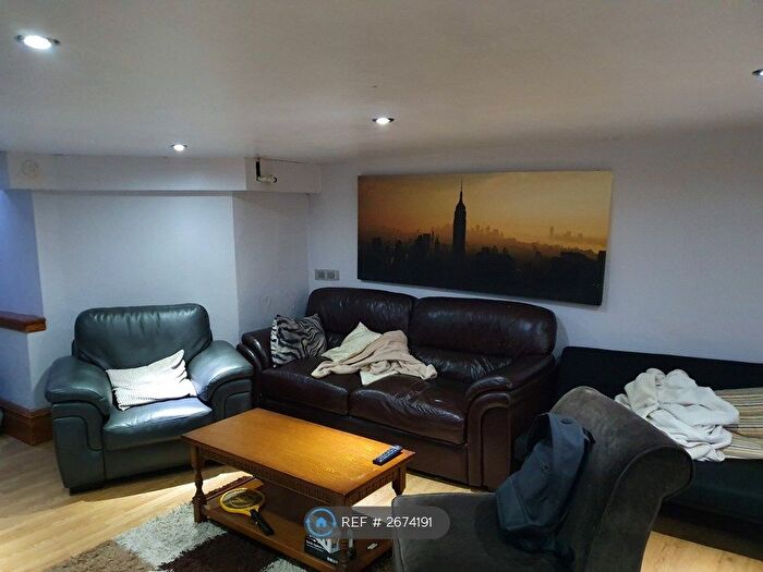 4 Bedroom Terraced House To Rent In Fitzhamon Embankment, Cardiff, CF11