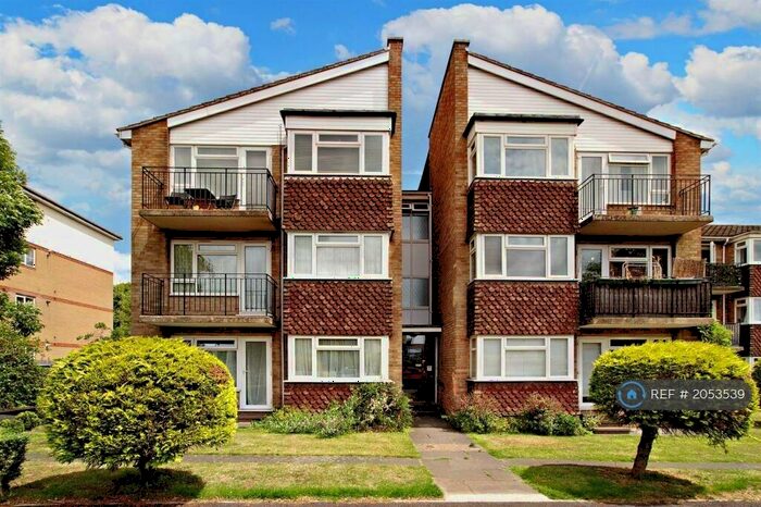 1 Bedroom Flat To Rent In Beechcroft, Kingston Upon Thames, KT2