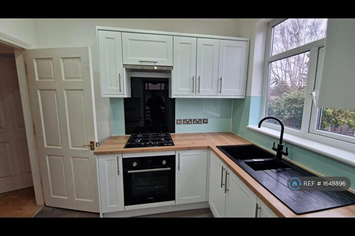 3 Bedroom Semi-Detached House To Rent In Lyndon Road, Solihull, B92