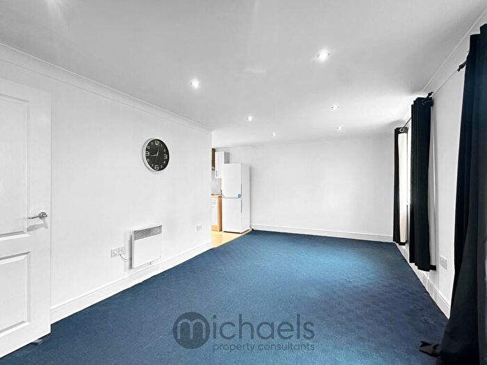 2 Bedroom Apartment For Sale In Tufnell Way, Colchester, Colchester, CO4