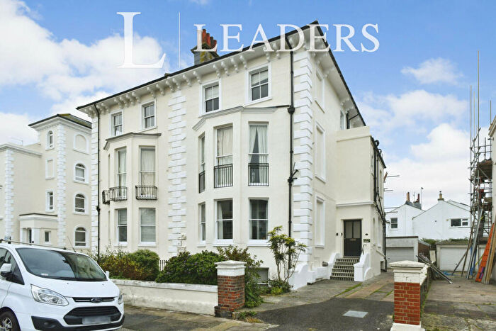 2 Bedroom Apartment To Rent In Medina Villas, Hove, BN3
